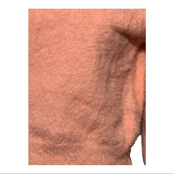 Le Lis One Shoulder Knit Top Long Sleeve Cropped Fuzzy Sweater Large - Picture 3 of 4